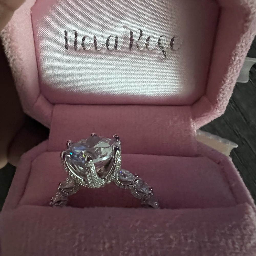 Novarose ring